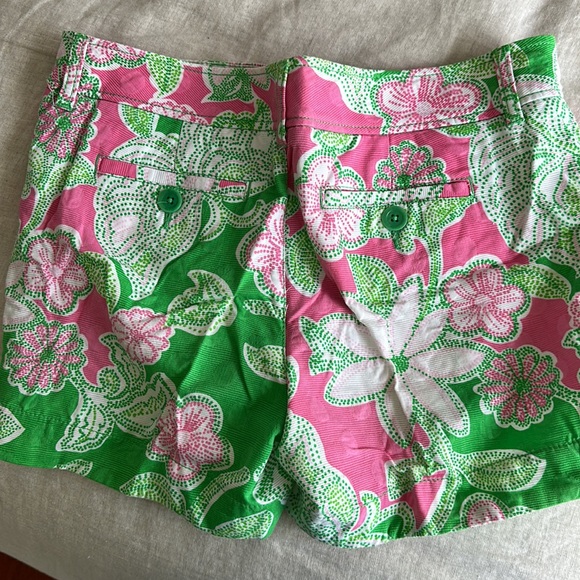 Lilly Pulitzer short - Picture 3 of 3